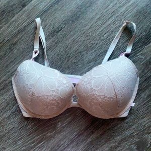 Victoria’s Secret Blush Pink Bra